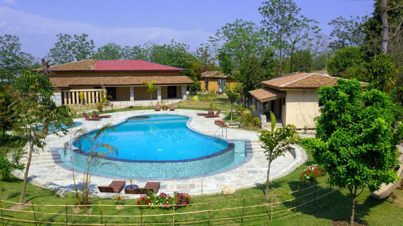 Jungle Villa Resort - Near Chitwan National Park Bagian luar foto