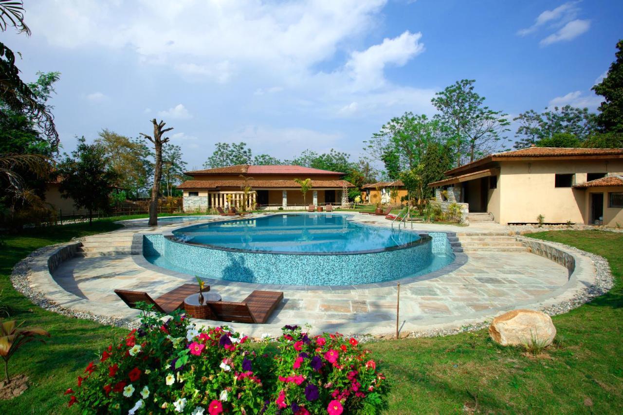 Jungle Villa Resort - Near Chitwan National Park Bagian luar foto