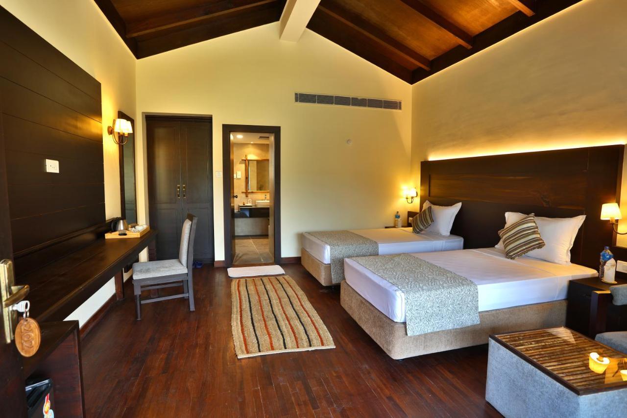 Jungle Villa Resort - Near Chitwan National Park Bagian luar foto