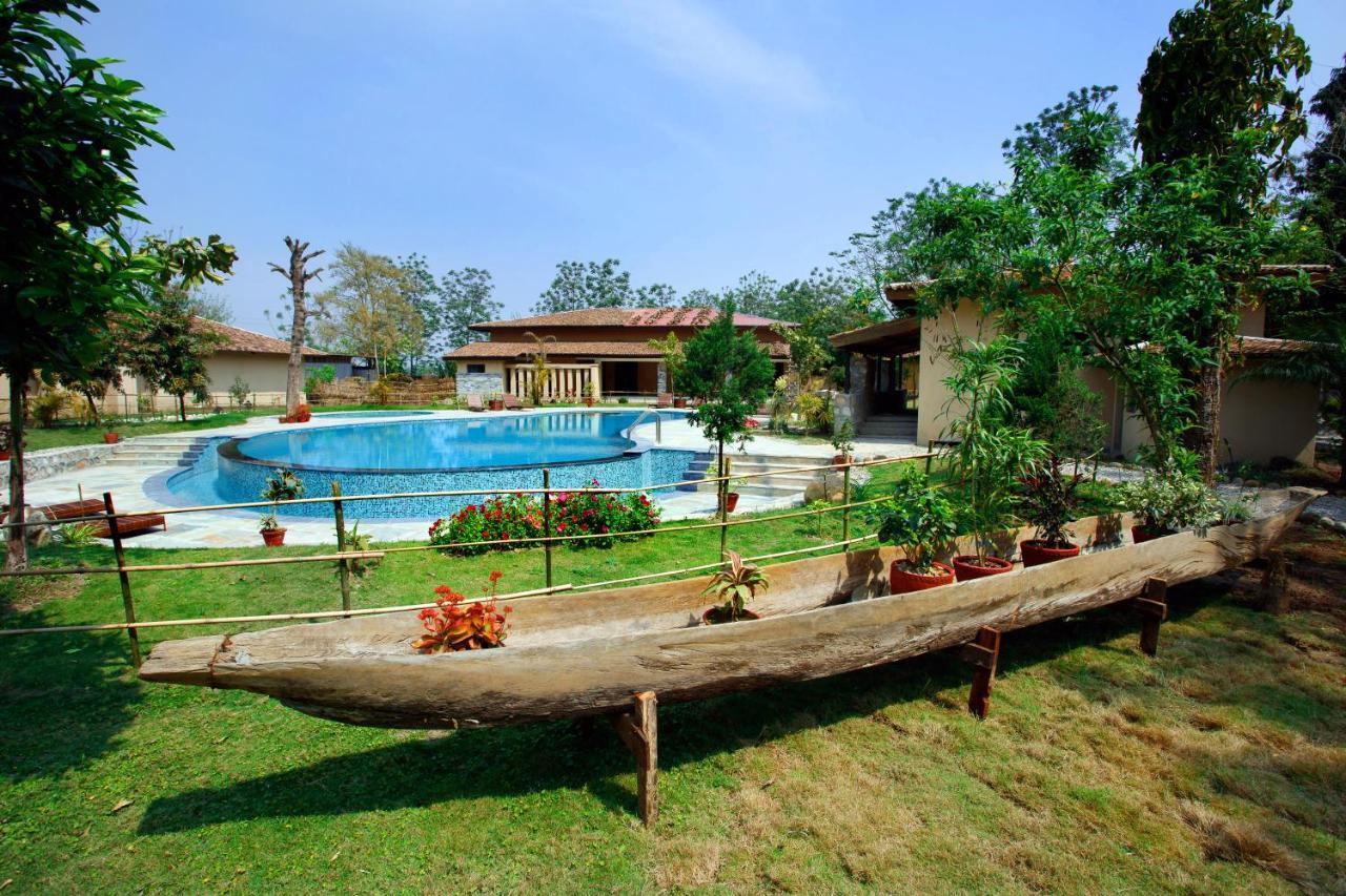 Jungle Villa Resort - Near Chitwan National Park Bagian luar foto