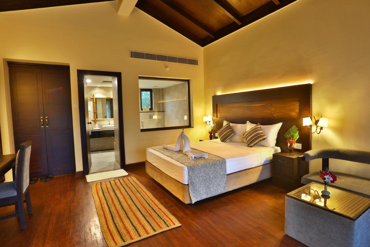 Jungle Villa Resort - Near Chitwan National Park Bagian luar foto