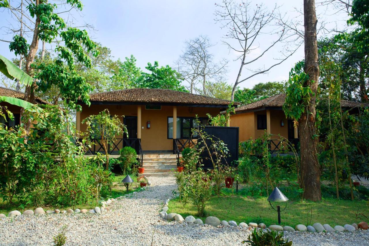 Jungle Villa Resort - Near Chitwan National Park Bagian luar foto
