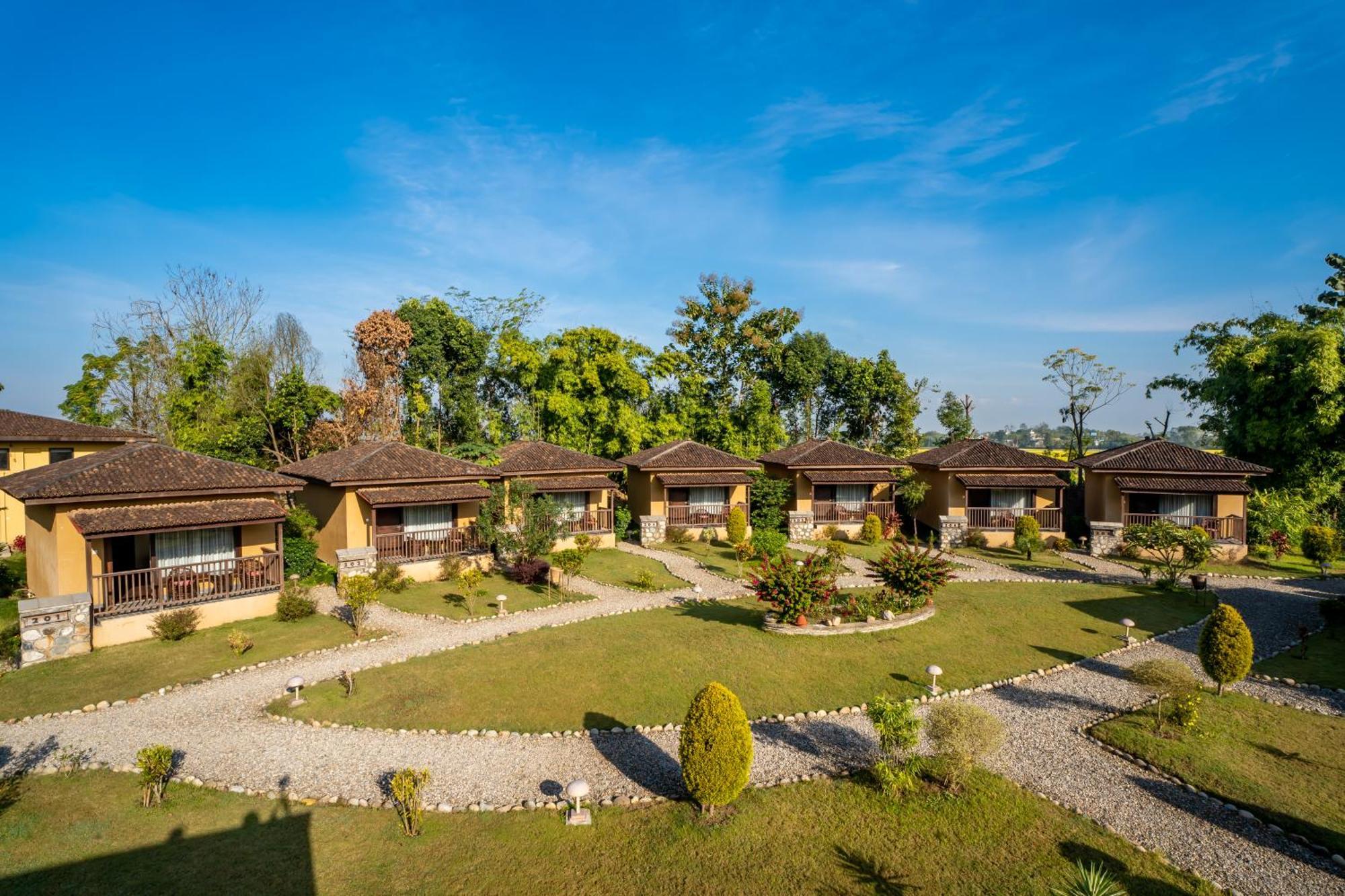 Jungle Villa Resort - Near Chitwan National Park Bagian luar foto