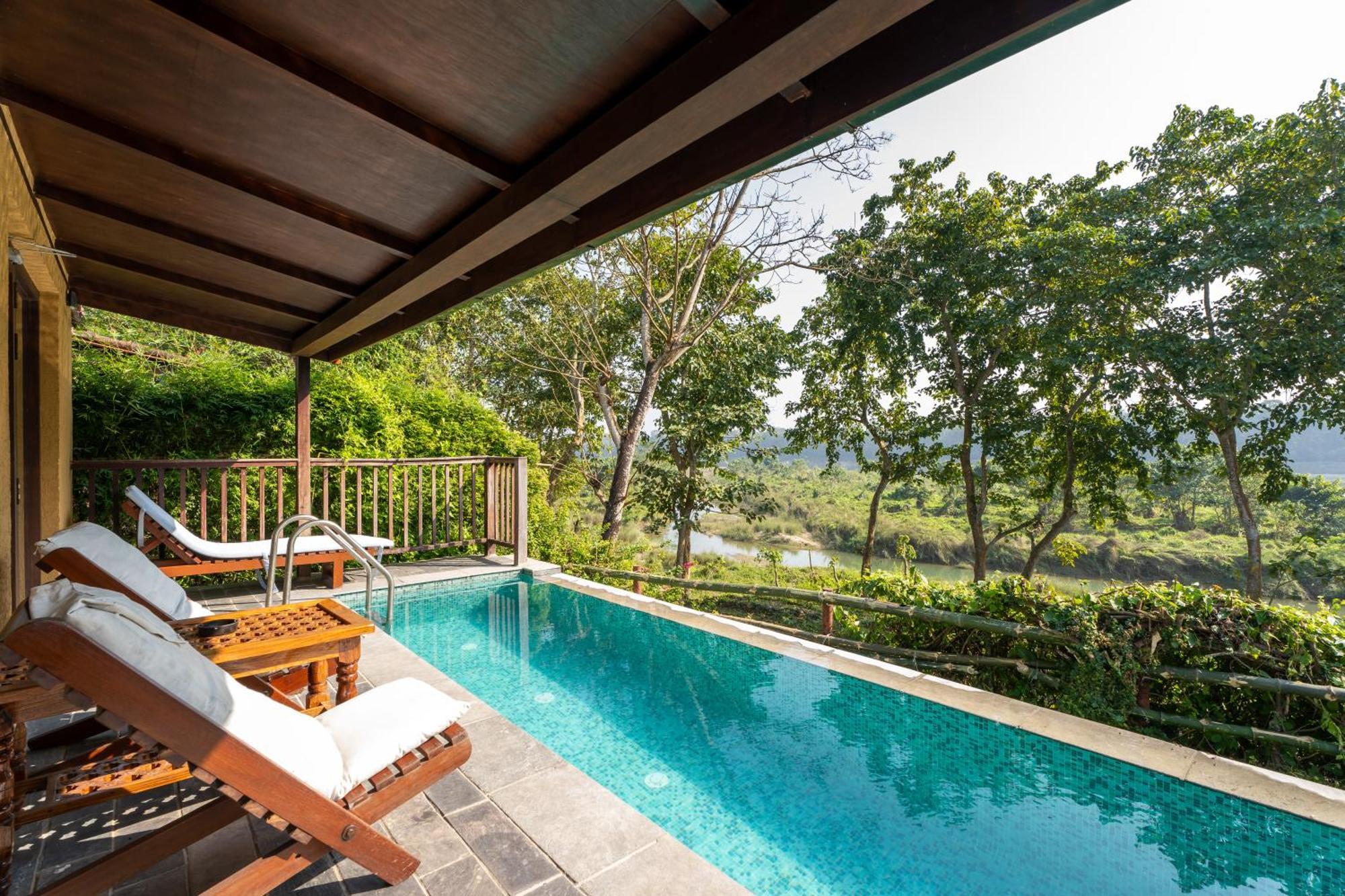 Jungle Villa Resort - Near Chitwan National Park Bagian luar foto