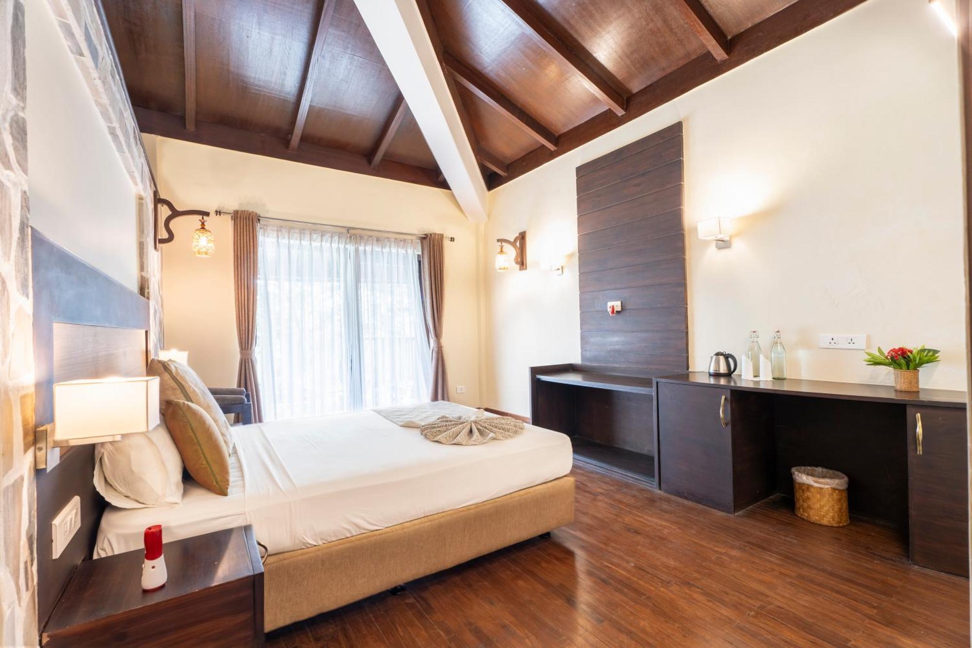 Jungle Villa Resort - Near Chitwan National Park Bagian luar foto