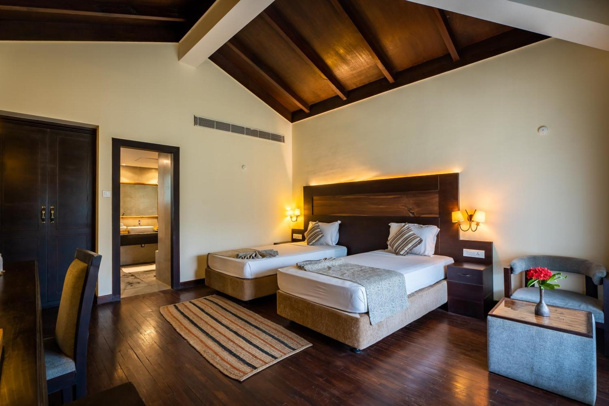 Jungle Villa Resort - Near Chitwan National Park Bagian luar foto